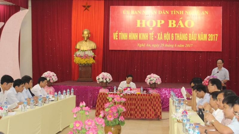 Nghệ An: Họp báo thông báo tình hình 6 tháng đầu năm 2017