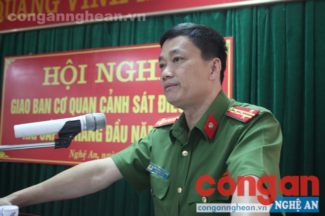 Đồng chí Đại tá Nguyễn Mạnh Hùng - Phó Giám đốc Công an tỉnh phát biểu tại hội nghị