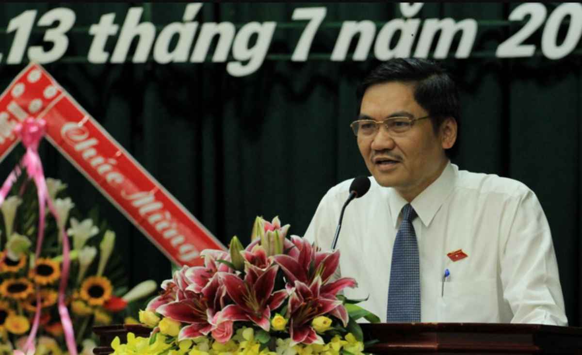 Ông Hoàng Nghĩa Hiếu - Giám đốc sở Nông nghiệp và phát triển nông thôn trả lời chất vấn
