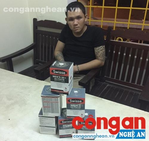 Đối tượng Trần Ngọc Anh cùng tang vật