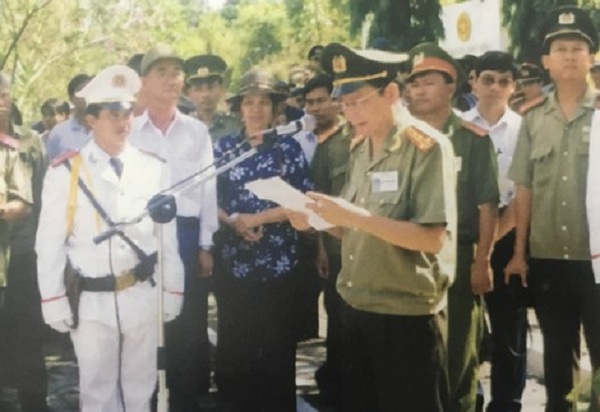Chuyện tìm mộ đồng đội của một Đại tá Công an