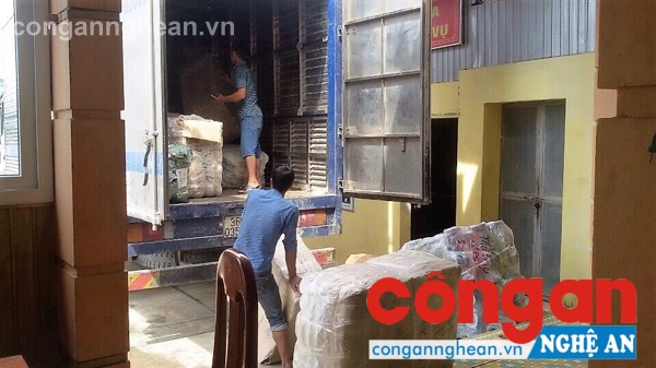 Tuần tra bắt lô hàng không rõ nguồn gốc