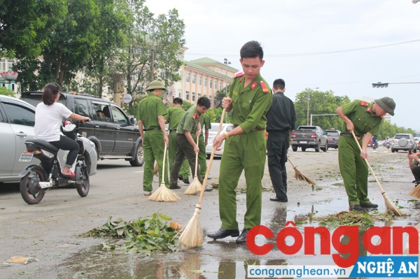Đây là hoạt động hết sức ý nghĩa của ĐTN Công an Nghệ An chung tay vì cộng đồng, qua đó tạo hình ảnh đẹp người chiến sĩ CAND trên quê hương Bác Hồ kính yêu