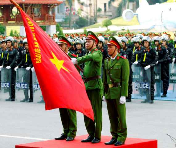 Phát huy truyền thống anh hùng cách mạng, khắc ghi hình ảnh đẹp của người chiến sĩ Cảnh sát trong lòng nhân dân