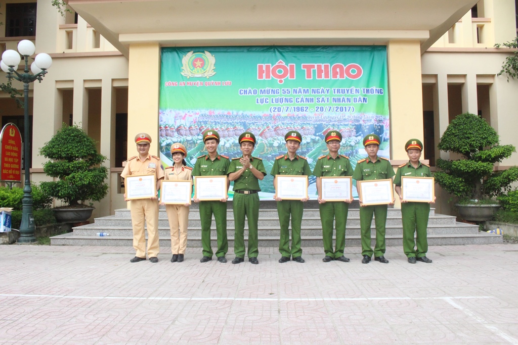 Quyên góp 10 triệu đồng cho quỹ đền ơn đáp nghĩa