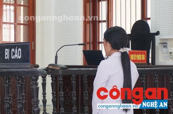 Bị cáo Lan được HĐXX chấp nhận đơn kháng cáo, giảm hình phạt cho hưởng án treo