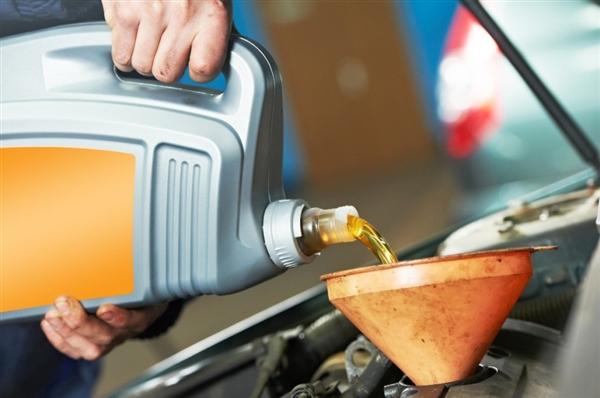 Kinh nghiệm lựa chọn dầu nhớt phù hợp cho ô tô