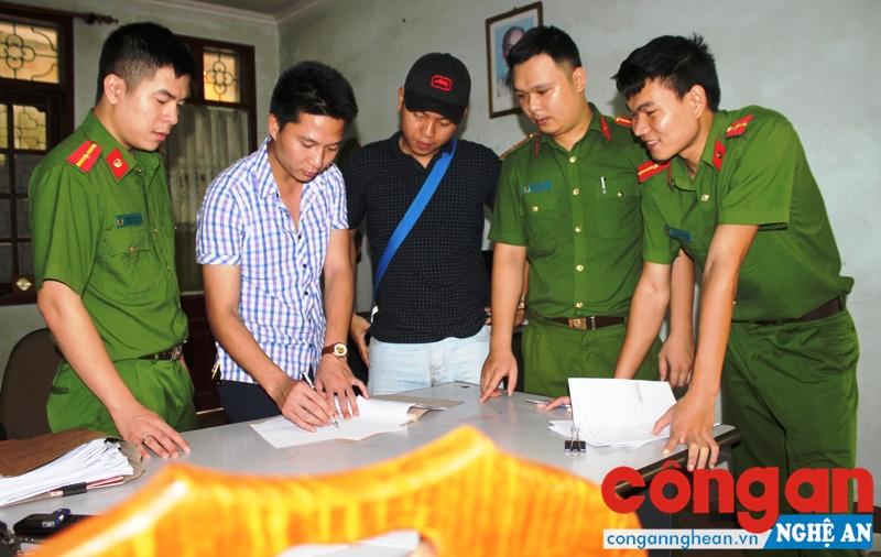Đội Điều tra Tổng hợp triển khai kế hoạch trước khi phá án
