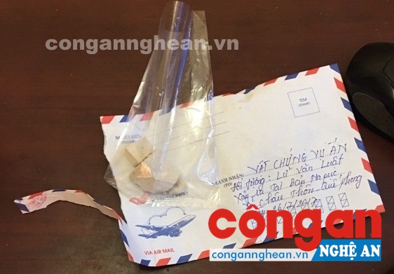 Tuần tra giao thông bắt đối tượng tàng trữ heroin