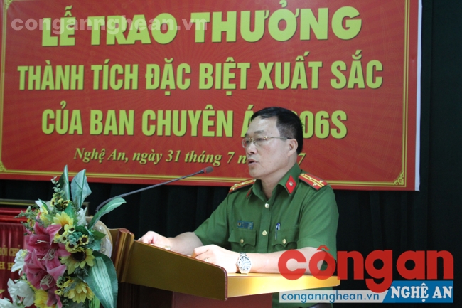 Thượng tá Nguyễn Đình Anh - Trưởng phòng Cảnh sát điều tra tội phạm về ma túy báo cáo kết quả phá án