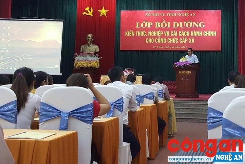 Nghệ An: Bồi dưỡng công tác CCHC cho cán bộ, công chức xã