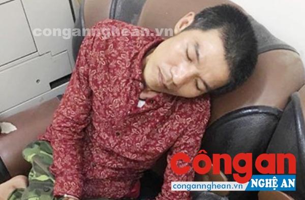 Bắt kẻ bán lẻ ma túy