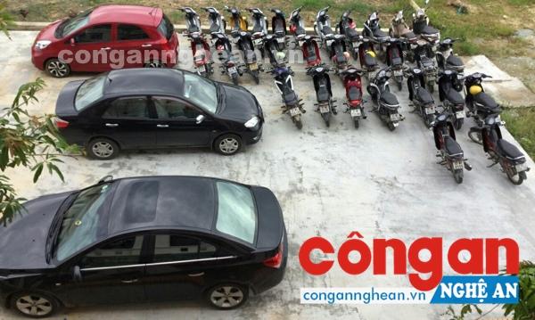 Phương tiện của các đối tượng đánh bạc tại hiện trường