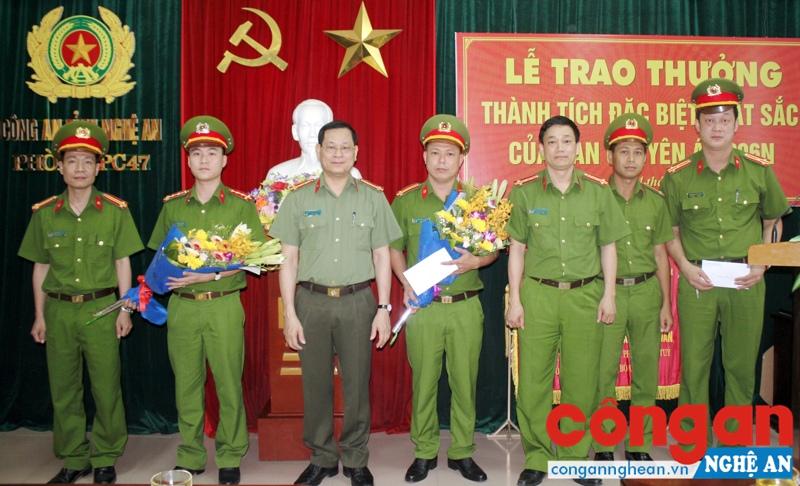 Lãnh đạo Công an tỉnh trao thưởng thành tích đặc biệt xuất sắc của Ban chuyên án 206N