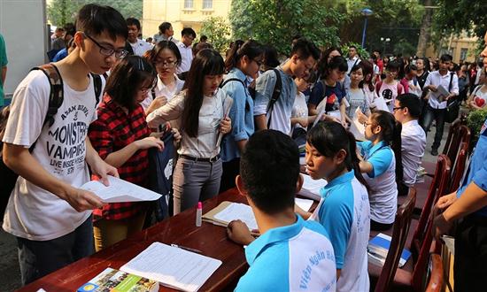 Chứng nhận kết quả thi ghi sai dân tộc có được nhập học?