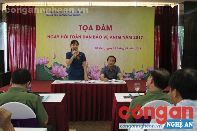 Đồng chí Võ Thị Nhung - Giám đốc Trung tâm chủ trì buổi tọa đàm