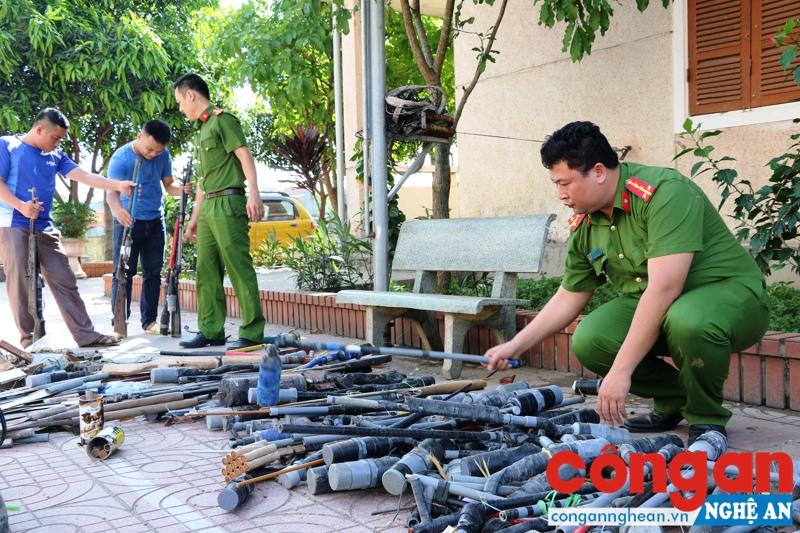 Công an huyện Kỳ Anh làm tốt công tác thu hồi vũ khí, vật liệu nổ