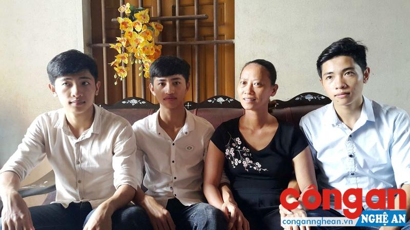 3 anh em sinh ba cùng đỗ đại học với số điểm cao