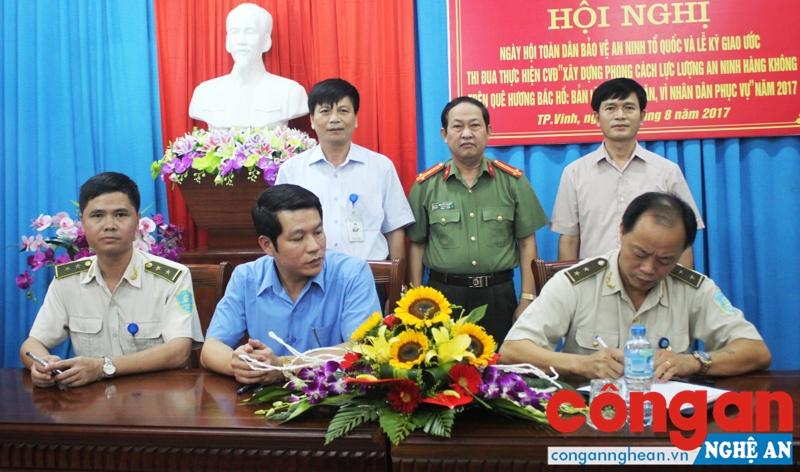 Kí giao ước thi đua thực hiện cuộc vận động 'Xây dựng phong cách lực lượng An ninh Hàng không'