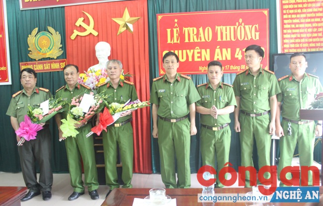 Trao thưởng cho Ban chuyên án 417Đ
