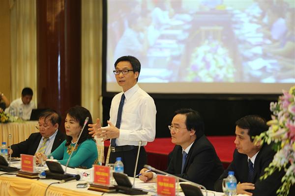 Bãi bỏ các quy định cứng nhắc, 'cầm tay chỉ việc'