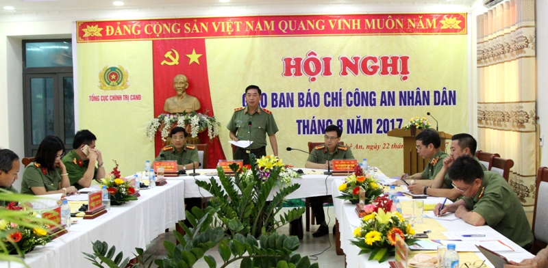 Giao ban báo chí CAND tháng 8/2017