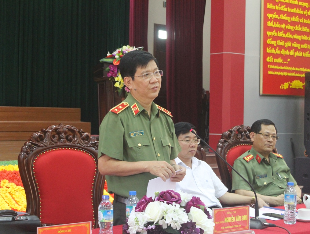 Thứ trưởng Bộ Công an làm việc tại Cảnh sát PC&CC Nghệ An