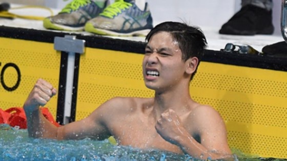 Nguyễn Hữu Kim Sơn mừng chiến thắng