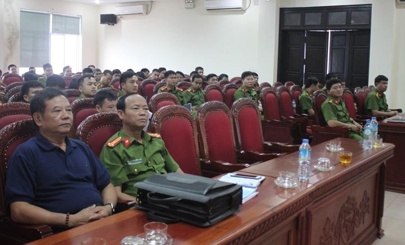 Các đại biểu và học viên tham dự tập huấn