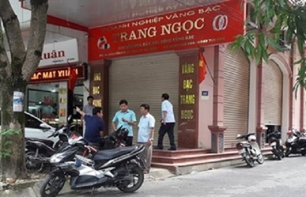 Trộm đột nhập tiệm vàng trong đêm