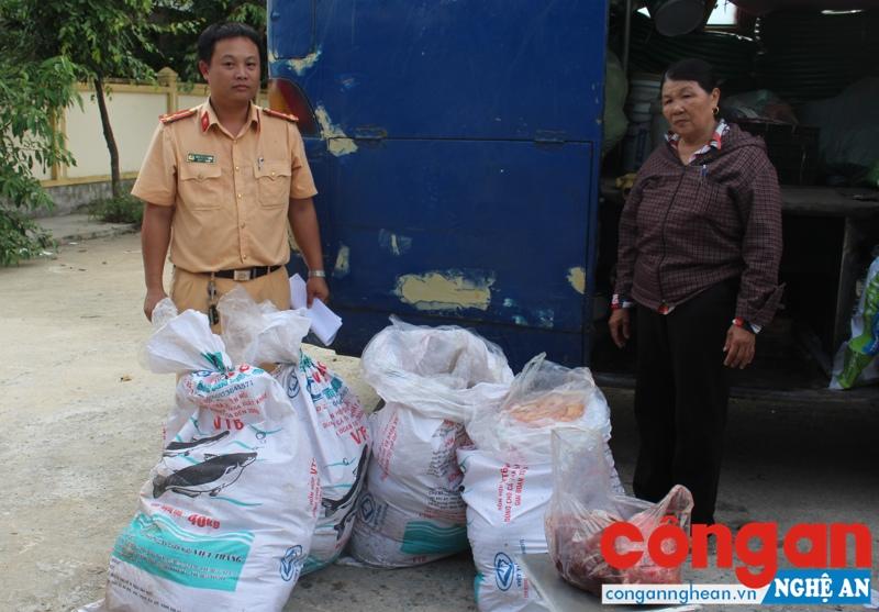 Phát hiện, thu 213 kg nội tạng động vật bốc mùi