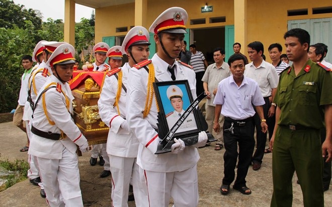 Máu đổ giữa thời bình