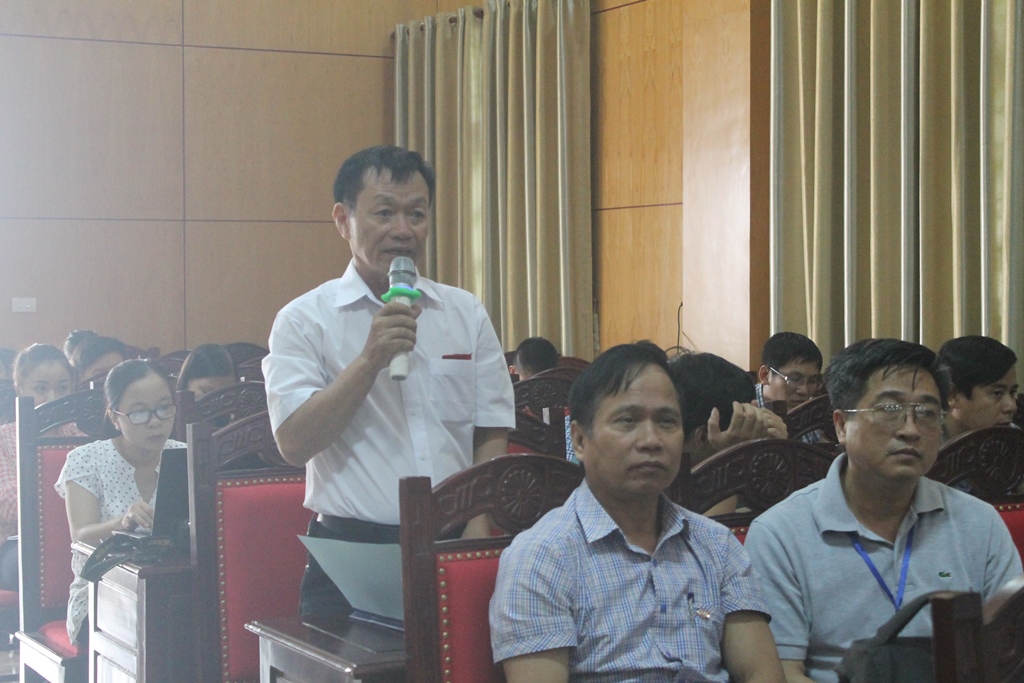 Đại diện các cơ quan báo chí quan tâm tới các giải pháp xử lý tình trạng lạm thu đầu năm học mới