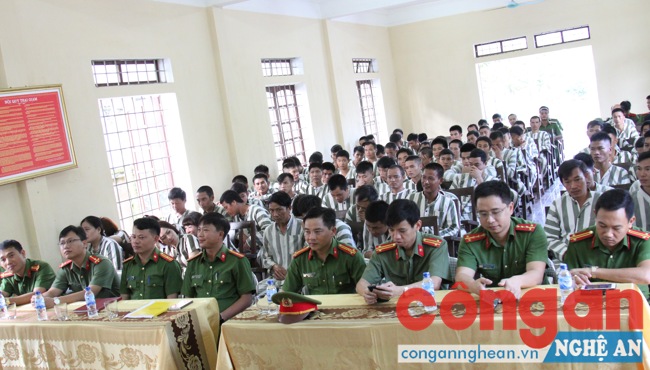 Lễ công bố quyết định giảm thời hạn chấp hành án phạt tù