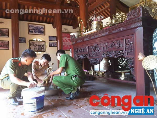 Tổng dọn vệ sinh khu lưu niệm cố Bộ trưởng Bộ Công an Trần Quốc Hoàn