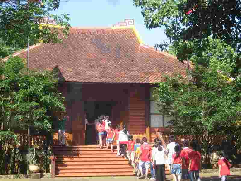 Nhà thờ Bác Hồ trên cao nguyên Vân Hòa