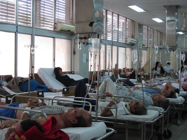 Những kẽ hở trong đấu thầu thuốc đã gây thiệt hại về kinh tế và sức khỏe của người bệnh.