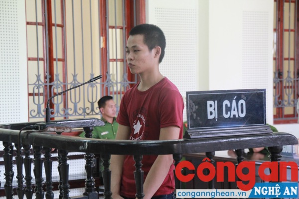 Đâm bạn cùng dãy trọ, nhận 20 năm tù về tội giết người