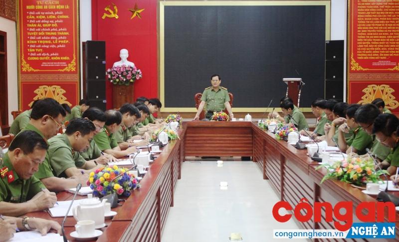 Công an Nghệ An chủ động ứng phó với cơn bão số 10