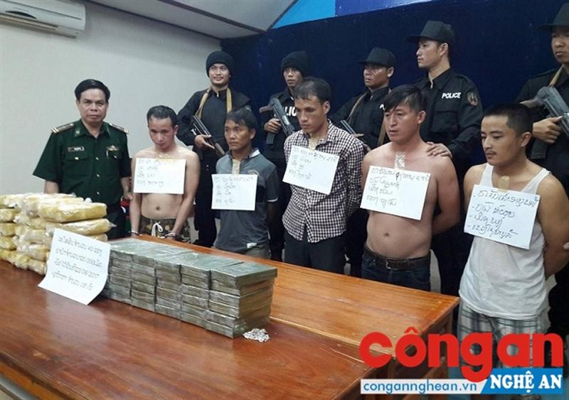 BĐBP Hà Tĩnh phối hợp với Công an tỉnh Bôlykhămxay phá thành công 1 chuyên án, bắt 5 đối tượng, thu giữ 40 bánh hêrôin và 120.000 viên ma túy tổng hợp