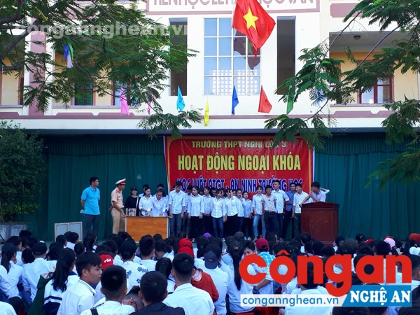 Tuyên truyền pháp luật về ATGT cho học sinh