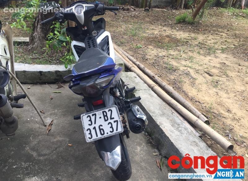 Chiếc xe mang BKS giả