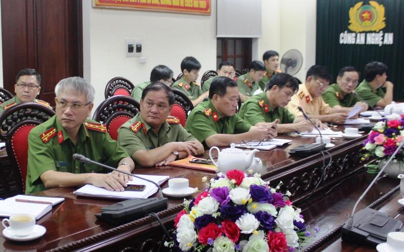 Các đại biểu dự hội nghị giao ban trực tuyến Công an Nghệ An