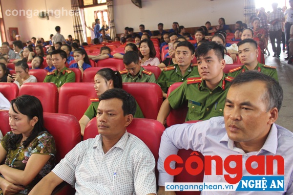 Hội thi thut hút đông đảo ĐVTN tham gia cổ vũ