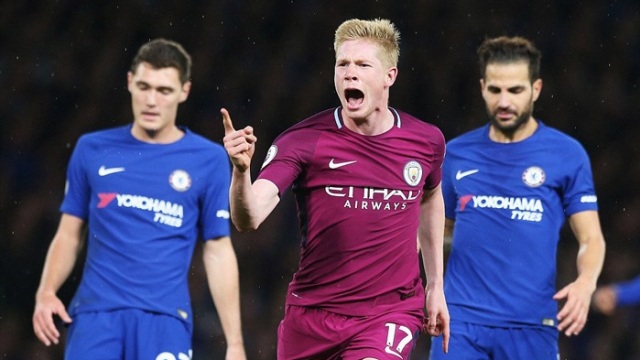 Hạ Chelsea, Man City lên ngôi đầu bảng