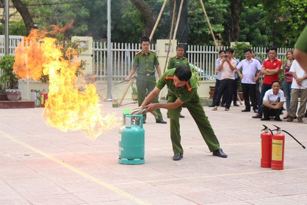 Thao tác xử lý tình huống rò rỉ bình gas