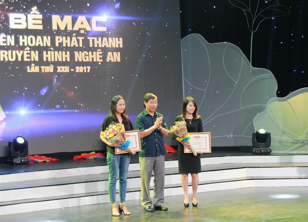 Trao giải về đề tài nông thôn mới