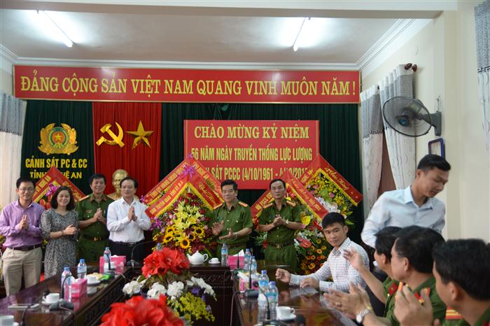 Ban Tuyên giáo Tỉnh ủy chúc mừng 