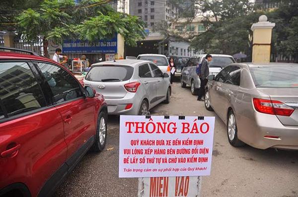 Chủ xe có thể đặt lịch trước khi đưa xe đến đăng kiểm để mọi chuyện được thuận lợi hơn
