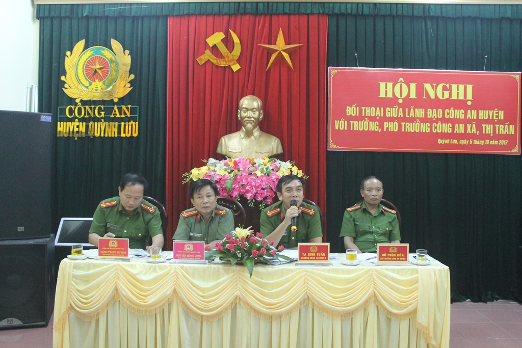 Lãnh đạo Công an huyện Quỳnh Lưu đối thoại với Trưởng Công an xã, thị trấn